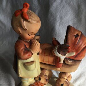Hummel - Porcelain Figurine "Doll Mother" #67 TMK2